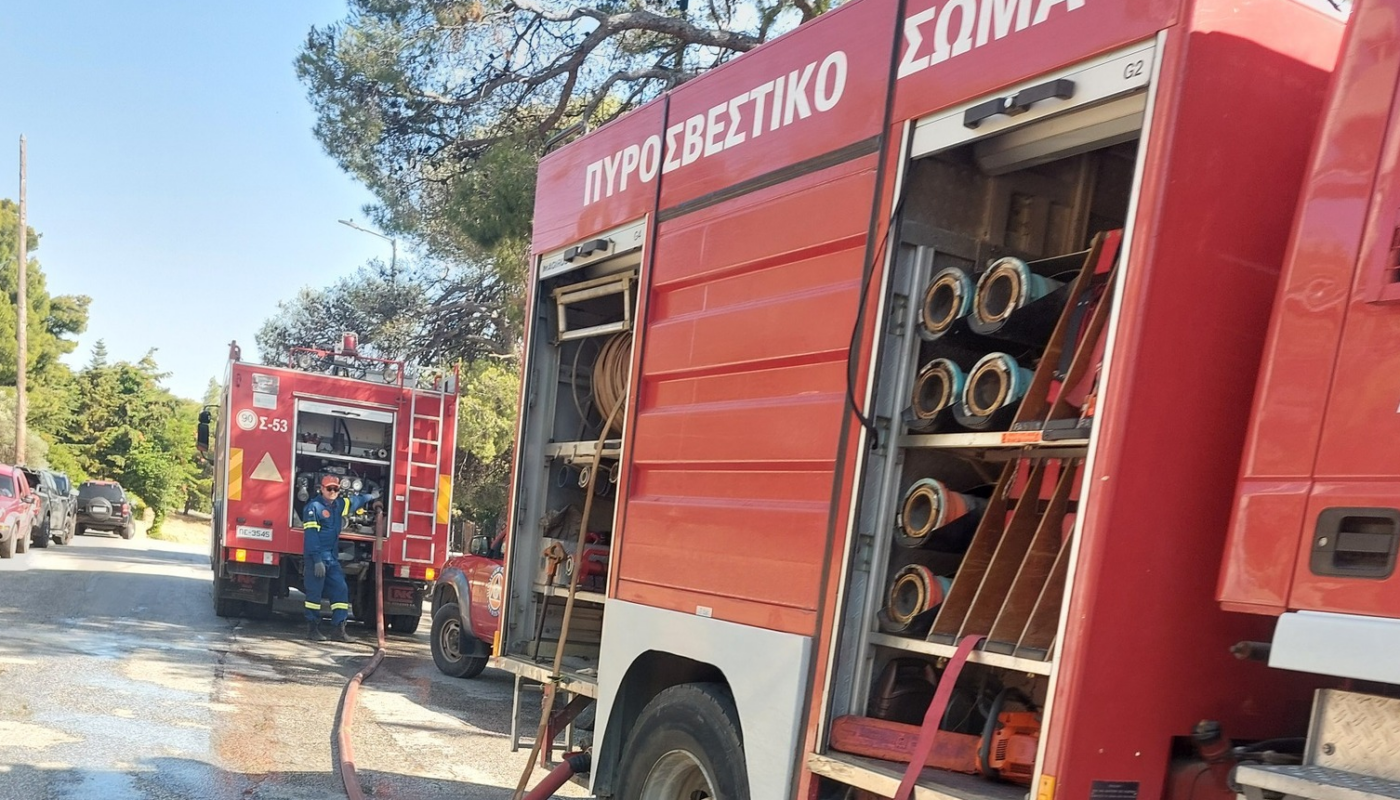 Πεντέλη: Πυρκαγιά που ξέσπασε στη Μονή Πεντέλης - Τέθηκε άμεσα υπό έλεγχο