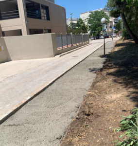 Λυκόβρυση Πεύκη: Εργασίες κατασκευής πεζοδρομίου στο Ηλιακό Χωριό στην οδό Εράσμου στην είσοδο του 3ου δημοτικού Λυκόβρυσης