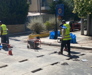 Λυκόβρυση Πεύκη: Συνεχίζονται τα έργα τοποθέτησης έξυπνων διαβάσεων στα σχολεία του Δήμου