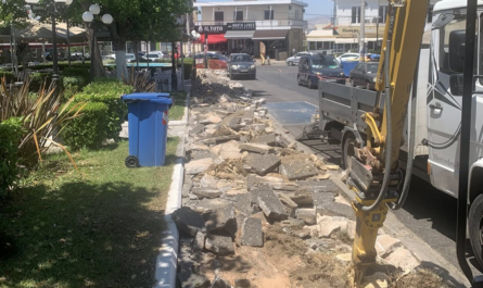 Λυκόβρυση Πεύκη: Ξεκίνησαν οι εργασίες για την ανάπλαση των πεζοδρομίων της κεντρικής πλατείας Λυκόβρυσης