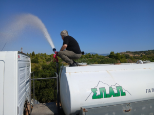 Κηφισιά: Με επιτυχία πραγματοποιήθηκε σήμερα 27/06 ένα ακόμα εθελοντικό πότισμα στον Κοκκιναρά Κηφισιάς Κηφισιά: Με επιτυχία πραγματοποιήθηκε σήμερα 27/06 ένα ακόμα εθελοντικό πότισμα στον Κοκκιναρά Κηφισιάς