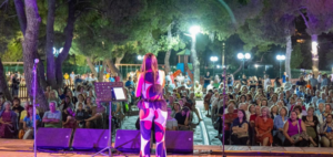Πάνω από 1.000 κάτοικοι του Δήμου βρέθηκαν χθες στο Άλσος και απόλαυσαν την μοναδική συναυλία του Γρηγόρη Μπιθικώτση κάτω από το φως του φεγγαριού, πραγματικά μοναδικές στιγμές που δεν έχει ζήσει ξανά στο Δήμος. Πάνω από 1.000 κάτοικοι του Δήμου βρέθηκαν χθες στο Άλσος και απόλαυσαν την μοναδική συναυλία του Γρηγόρη Μπιθικώτση κάτω από το φως του φεγγαριού, πραγματικά μοναδικές στιγμές που δεν έχει ζήσει ξανά στο Δήμος.