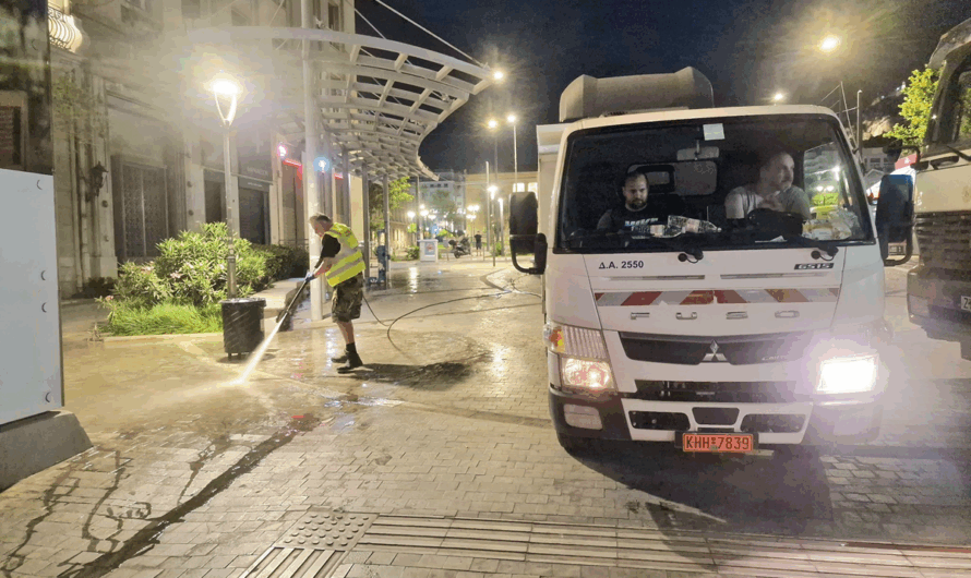 Αθήνα: Δράση καθαρισμού στην Πλατεία Κοραή από την Διεύθυνση Καθαριότητας και Ανακύκλωσης Δήμου