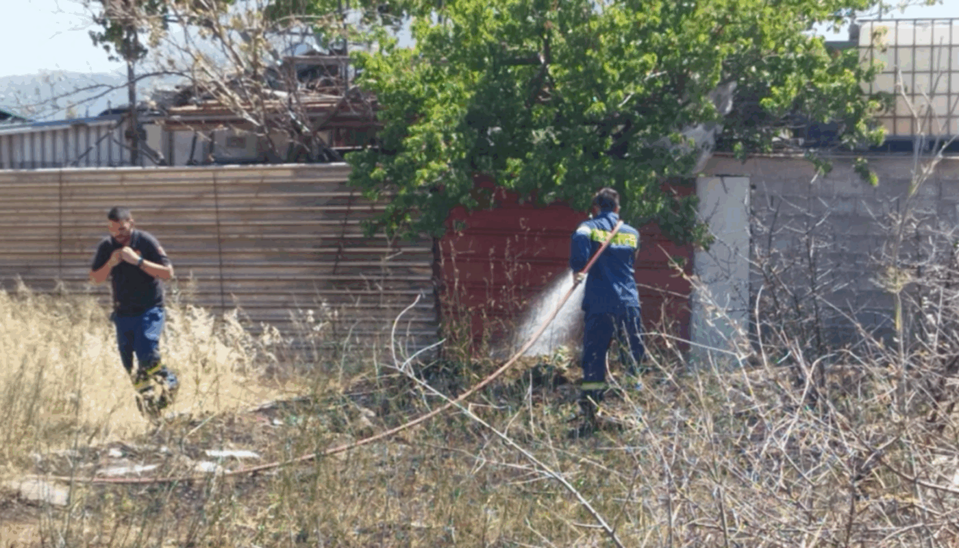 Βριλήσσια: Άμεση Αντιμετώπιση από την Πολιτική Προστασία του Δήμου σε Πυρκαγιά στη συμβολή των οδών Ησιόδου και Δάφνης