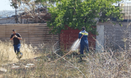 Βριλήσσια: Άμεση Αντιμετώπιση από την Πολιτική Προστασία του Δήμου σε Πυρκαγιά στη συμβολή των οδών Ησιόδου και Δάφνης