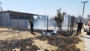 Βριλήσσια: Άμεση Αντιμετώπιση από την Πολιτική Προστασία του Δήμου σε Πυρκαγιά στη συμβολή των οδών Ησιόδου και Δάφνης