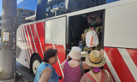 Ηράκλειο Αττικής: Καθημερινές εκδρομές για θαλάσσια μπάνια στα μέλη των δημοτικών του ΚΑΠΗ και στα μέλη του ΚΑΠΗ του Ερυθρού Σταυρού