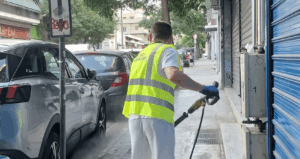 Όπως γνωστοποιεί και σε ανάρτησή της η αντιδήμαρχος καθαριότητας Ρωξάνη Μπέη οι παρεμβάσεις της ομάδας της καθαριότητας θα συνεχιστούν σε καθημερινή βάση σε κάθε γειτονιά της πρωτεύουσας.