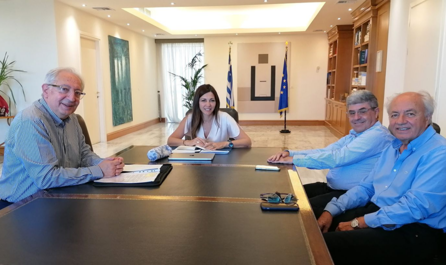 Μαρούσι: Συνάντηση του Δήμαρχου με την Υπουργό Παιδείας Θρησκευμάτων και Αθλητισμού