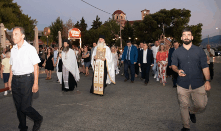 Παλλήνη: Με λαμπρότητα ο πανηγυρικός Εσπερινός και η Λιτανεία της Εικόνας της Οσίας Ανθούσης στην Ανθούσα
