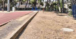 Λυκόβρυση Πεύκη: Καθαρισμός του γήπεδο ποδοσφαίρου Πεύκης