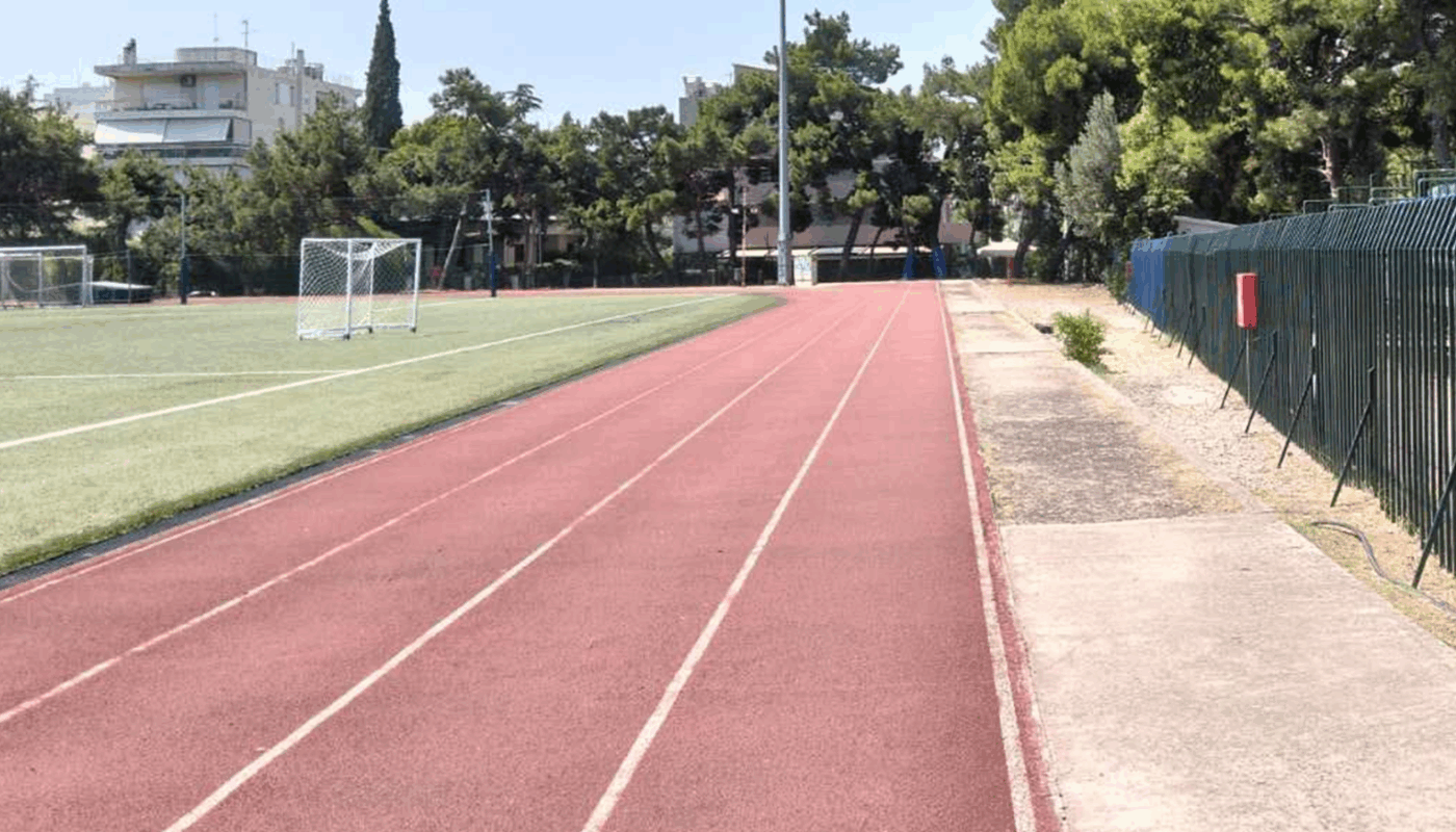 Λυκόβρυση Πεύκη: Καθαρισμός του γήπεδο ποδοσφαίρου Πεύκης