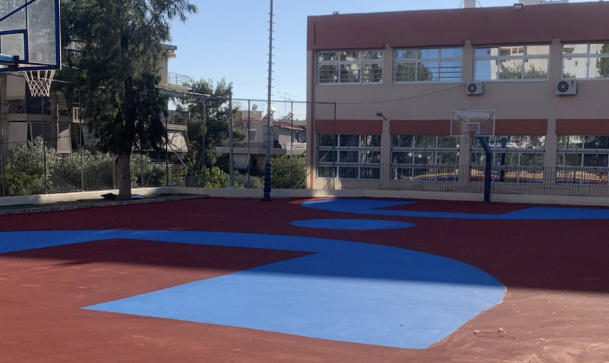 Λυκόβρυση Πεύκη: Ο Δήμος ανακατασκευάζει τα γήπεδα των σχολείων