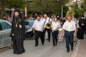 Λυκόβρυση Πεύκη: Με μεγαλοπρέπεια τιμήθηκε η μνήμη του Πολιούχου της Πεύκης Αγίου Παντελεήμονα
