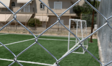 Λυκόβρυση Πεύκη: Έτοιμο και αυτό το γήπεδο 5Χ5 με ολοκαίνουργια περίφραξη