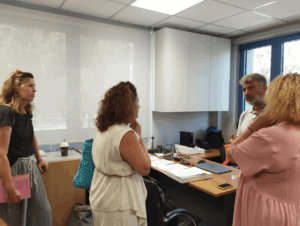 Το νέο κλειστό γήπεδο της Νέας Πεντέλης έχει σχεδιαστεί προκειμένου να πλήρη όλες τις απαιτούμενες προδιαγραφές για την κάλυψη των αναγκών των ομάδων και την ασφαλή διεξαγωγή των αγώνων που θα φιλοξενεί.