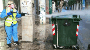 Καθημερινά ο πολίτης αντιλαμβάνεται  πως η Αθήνα δεν παραιτείται στην τύχη της,  η Διεύθυνση Καθαριότητας και Ανακύκλωσης του Δήμου προσπαθεί καθημερινά, με σχέδιο και επιμονή για την αναβάθμιση της ποιότητας ζωής στην πόλη.