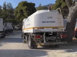 Πεντέλη : Ετοιμοπόλεμη και επισκευασμένη η υδροφόρα 16 τόνων με την ονομασία ΚΥΠΡΟΣ