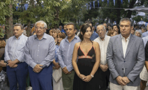 Το Μαρούσι γιόρτασε με ιδιαίτερη λαμπρότητα τη Μεταμόρφωση του Σωτήρος στο ομώνυμο παρεκκλήσι στην πλατεία Αγίας Λαύρας παρουσία του Δημάρχου Θεόδωρο Αμπατζόγλου  μελών του Δημοτικού Συμβουλίου