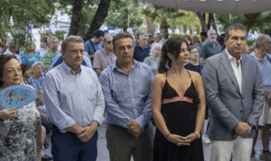Το Μαρούσι γιόρτασε με ιδιαίτερη λαμπρότητα τη Μεταμόρφωση του Σωτήρος στο ομώνυμο παρεκκλήσι στην πλατεία Αγίας Λαύρας παρουσία του Δημάρχου Θεόδωρο Αμπατζόγλου  μελών του Δημοτικού Συμβουλίου