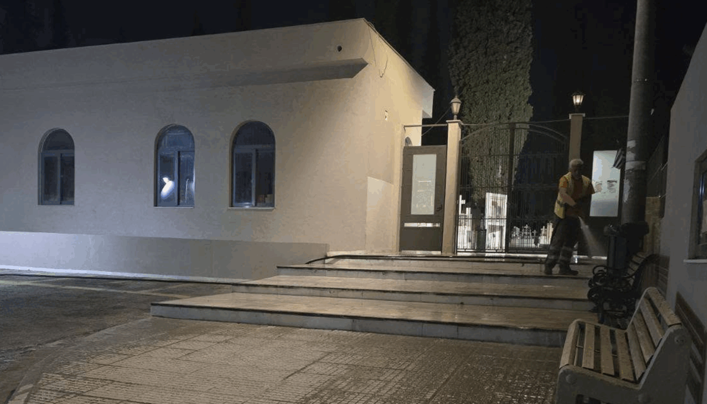Μεταμόρφωση: Καθαρισμός του Δημοτικού Νεκροταφείου χθες το βράδυ από την Διεύθυνση Καθαριότητας και Περιβάλλοντος 
