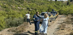 Από την πρώτη στιγμή η Δήμαρχος Πεντέλης Νατάσα Κοσμοπούλου ήταν στο σημείο της πυρκαγιάς και συντόνισε της ενεργείς κατασβέσεις  .