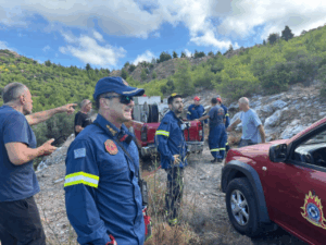 Πεντέλη: Άμεση επέμβαση της Πολιτικής Προστασίας σε φωτιά κάτω από το Νταμάρι του Ράικου