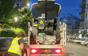 Δράση καθαρισμού από την υπηρεσία καθαριότητας του Δήμου κατά μήκος της Λεωφόρου Υμηττού