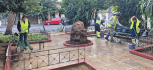 Συνεχίζουν οι παρεμβάσεις καθαριότητας στις γειτονιές της πόλης από την υπηρεσία καθαριότητας του Δήμου