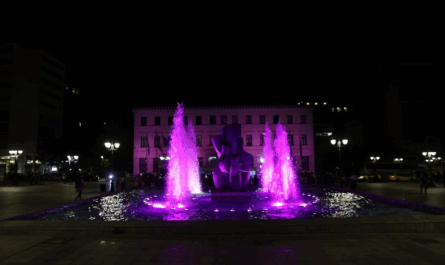 «Παγκόσμια Ημέρα κατά του Καρκίνου του Μαστού» Χθες βράδυ ο Δήμος Αθηναίων φώτισε ροζ το Δημαρχείο της πόλης, το χρώμα της ευαισθητοποίησης