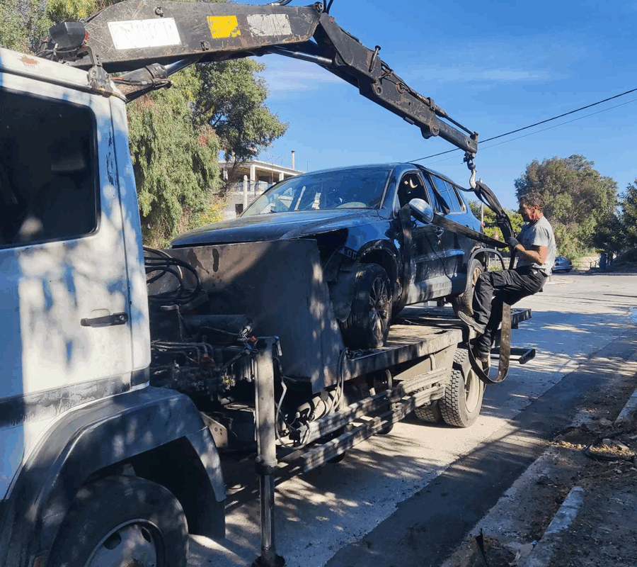 Νέας Φιλαδέλφειας  Νέας Χαλκηδόνας: Εγκαταλελειμμένα αυτοκίνητα απομακρύνθηκαν από τους δρόμους της πόλης