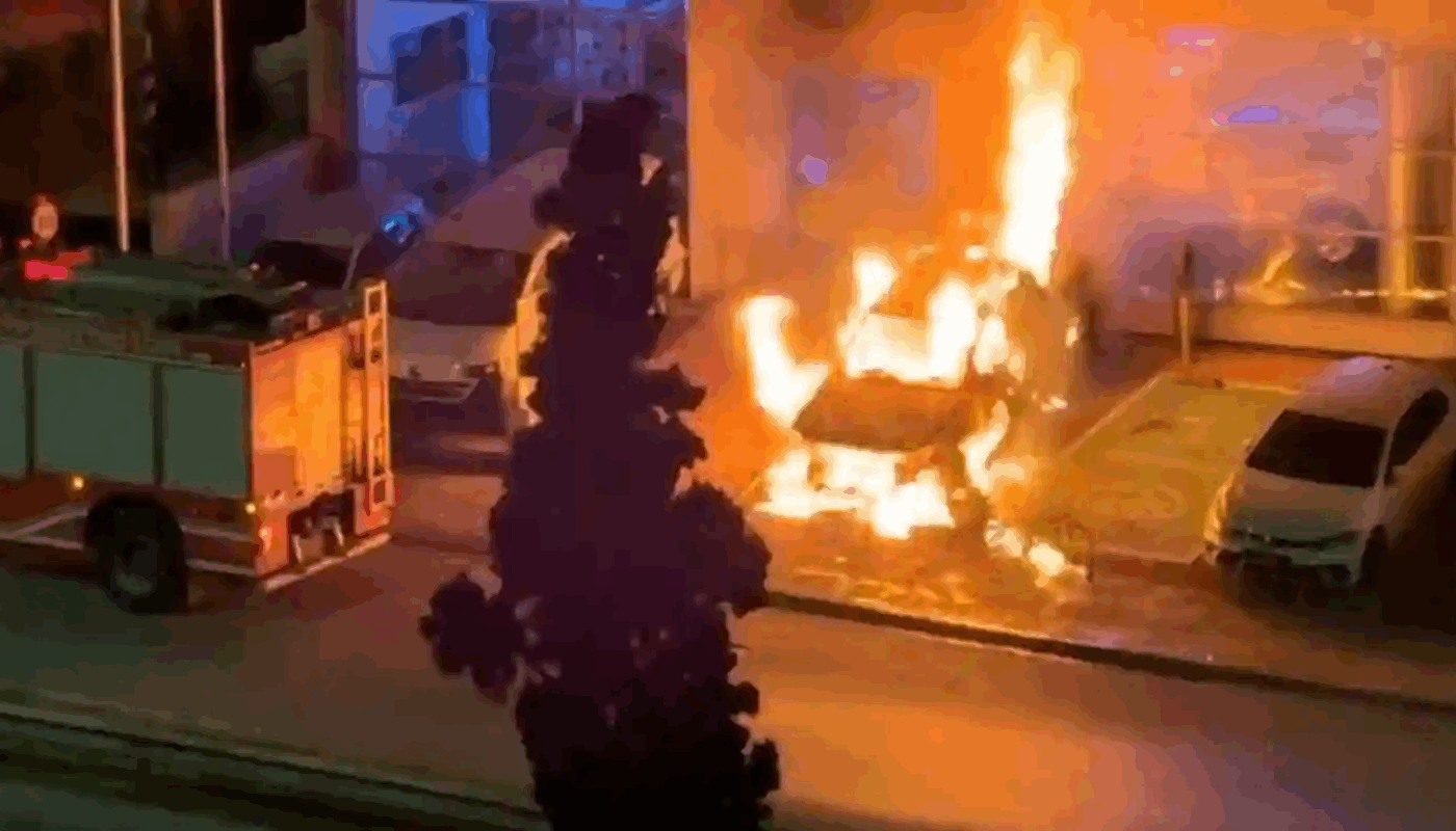 Νέα Φιλαδέλφεια: Εμπρησμός στην έκθεση αυτοκινήτων τα ξημερώματα της Δευτέρας