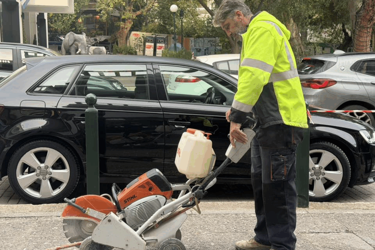 Κηφισιά : Παρεμβάσεις στα πεζοδρόμια για τοποθέτηση πλακών  όδευσης και δημιουργία ραμπών ΑμεΑ