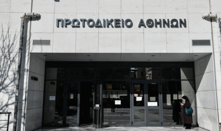 Παραμονή δυο εργαζομένων στον Δήμο Κρωπίας με προσωρινή δικαστική απόφαση