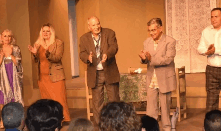 Ξεκίνησαν οι παραστάσεις της χειμερινής περιόδου του θεατρικού έργου «Και εις άλλα με υγεία» στο Δημοτικό Θέατρο Νέας Ιωνίας Γιάννης Δομνάκης