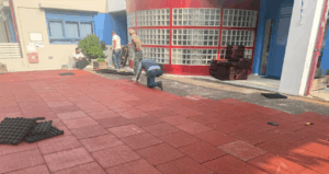 Στο  11ο Νηπιαγωγείο στη Νέα Ιωνία έλαβαν χώρα εργασίες τοποθέτησης νέου δαπέδου ασφαλείας
