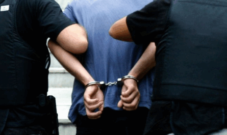 Χολαργό Παπάγου: Εξαρθρώθηκε κύκλωμα απατεώνων που υποδύονταν υπαλλήλους της ΔΕΗ και εξαπατούσαν ηλικιωμένους