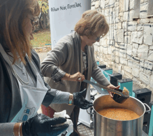 Σύλλογος Κυκλαδιτών και Φίλων Πεντέλης «Τα Κυκλαδονήσια» - Με μεγάλη επιτυχία πραγματοποιήθηκε η Γιορτή Φασολάδας στην  πλατεία της Νέας Πεντέλης