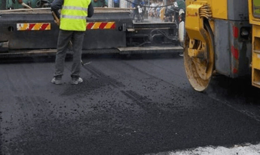 Λυκόβρυση Πεύκη:  Εργασίες ασφαλτόστρωσης επί της οδού Κολοκοτρώνη στην Δημοτική Κοινότητα Πεύκης