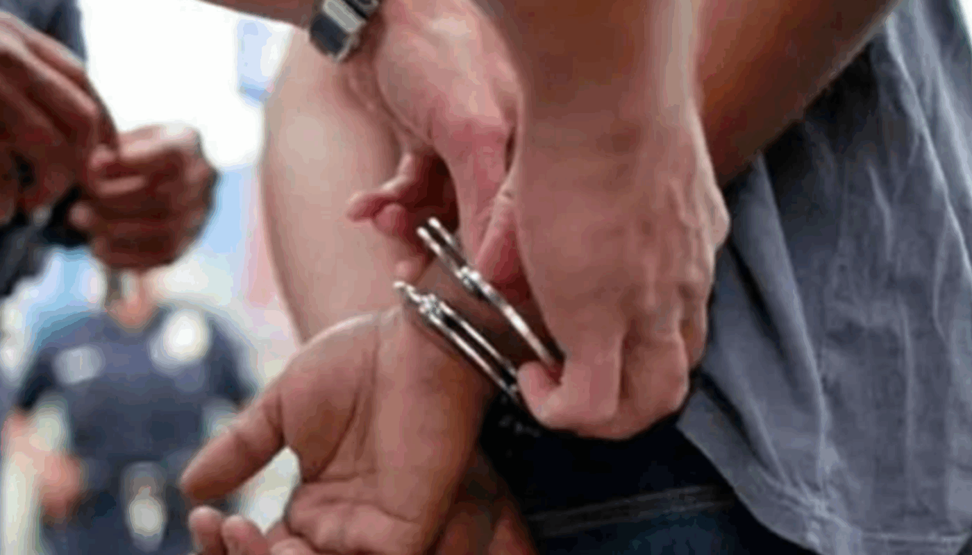 Κατηγορία για απόπειρα ανθρωποκτονίας σε 20χρονο με 20 βολές καλάσνικοφ στον Μαραθώνα