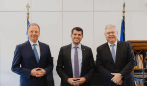 ΣΠΑΠ: Δωρεά της HELLENiQ ENERGY προς το Σύνδεσμο 3 καινούργια πυροσβεστικά οχήματα