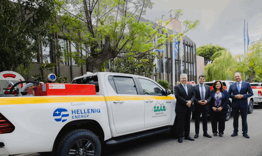 ΣΠΑΠ: Δωρεά της HELLENiQ ENERGY προς το Σύνδεσμο 3 καινούργια πυροσβεστικά οχήματα