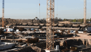 Επίσκεψη  του Δήμαρχου Αθηναίων Χάρη Δούκα και του υπουργού  Περιβάλλοντος και Ενέργειας Σταύρος Παπασταύρου στο μεγάλο έργου κατασκευής του γηπέδου του Παναθηναϊκού στον Βοτανικό.