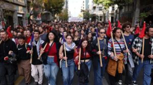 Πολυτεχνείο: Περισσότεροι από 15.000 διαδηλωτές στη μεγάλη, ειρηνική πορεία Πολυτεχνείο: Περισσότεροι από 15.000 διαδηλωτές στη μεγάλη, ειρηνική πορεία