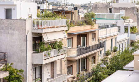 Σημαντικός αριθμός κλειστών κατοικιών στο κέντρο της Αθήνας και την Αττική