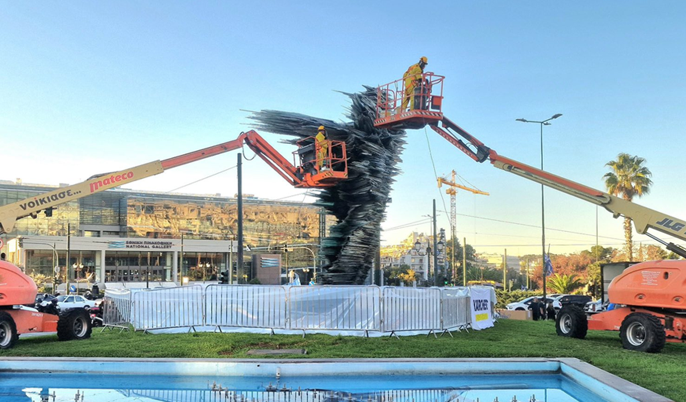 Ολοκληρώθηκε η ολοκληρωμένη συντήρηση του εμβληματικού γλυπτού «Δρομέας» στην Πλατεία Μεγάλης του Γένους Σχολή