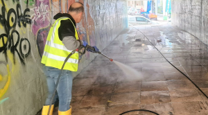 Αθήνα: Δράση πλυσιμάτων και συντήρησης του αστικού εξοπλισμού στην πλατεία Βρεττού