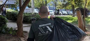 Αθήνα: Οι Εθελοντές της «Νέας Ακρόπολης» Δίνουν το παράδειγμα στην Πλατεία Βραζιλίας