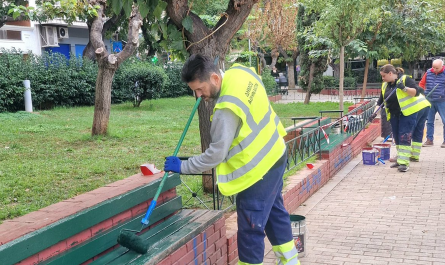 Αθήνα : Συνεχίζονται οι δράσεις καθαρισμού και συντήρησης του αστικού εξοπλισμού, σήμερα στις πλατείες Θυμαράκια και Μεσολογγίου