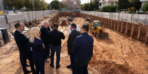 Αυτοψία στα σημεία όπου υλοποιούνται κρίσιμα έργα για τα Βριλήσσια πραγματοποιήσαν ο Περιφερειάρχης Αττικής Νίκος Χαρδαλιάς και ο Δήμαρχος Βριλησσίων Γιάννης Πισιμίσης. Αυτοψία στα σημεία όπου υλοποιούνται κρίσιμα έργα για τα Βριλήσσια πραγματοποιήσαν ο Περιφερειάρχης Αττικής Νίκος Χαρδαλιάς και ο Δήμαρχος Βριλησσίων Γιάννης Πισιμίσης.